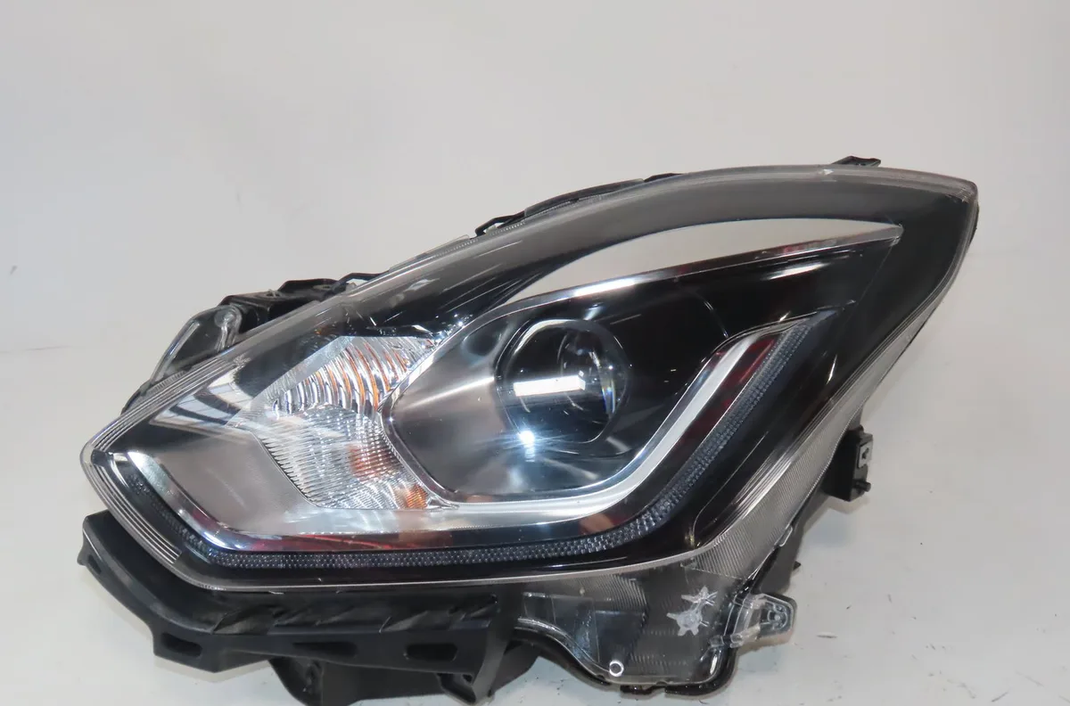 Phare gauche Suzuki SWIFT V (AZ) 1.4 sport shvs (2020) occasion