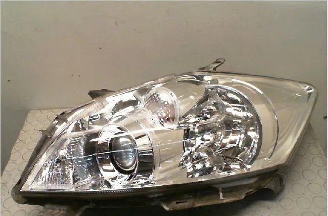 Phare gauche Toyota AURIS (_E15_) 2.0 d-4d (ade150_) (2006-2012) occasion
