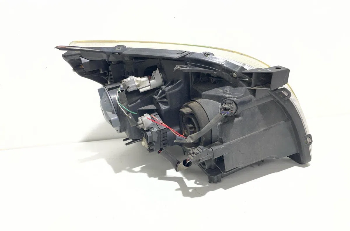 Phare gauche Toyota AVENSIS Break (_T25_) 2.0 d-4d (adt250_) (2006-2008) occasion