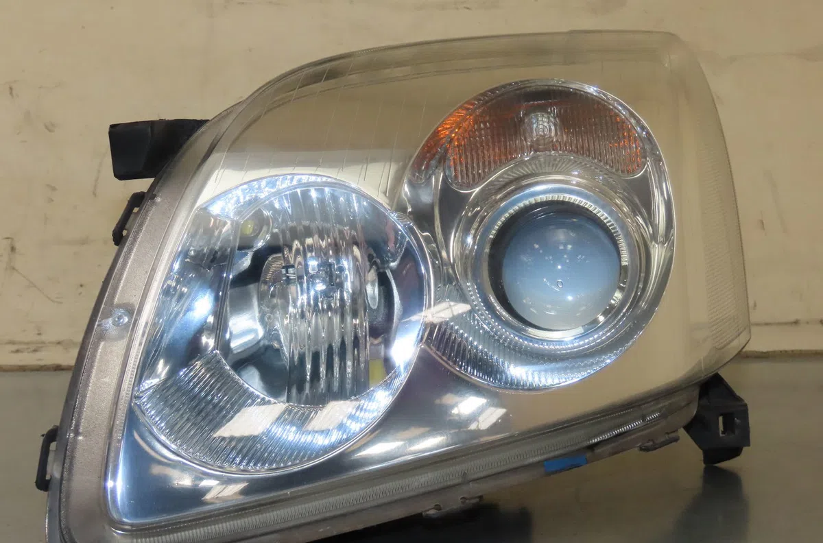 Phare gauche Toyota AVENSIS Break (_T25_) 2.0 d-4d (cdt250_) (2003-2008) occasion