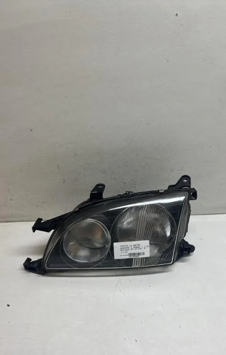 Phare gauche Toyota AVENSIS (_T22_) 1.8 (at221_) (1997-2000) occasion