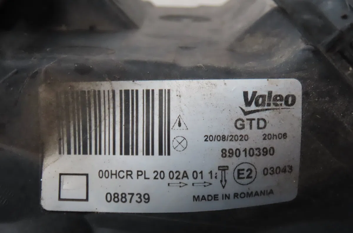 Phare gauche Toyota COROLLA (_E12_) 1.4 d (nde120_) (2004-2007) 5 portes occasion