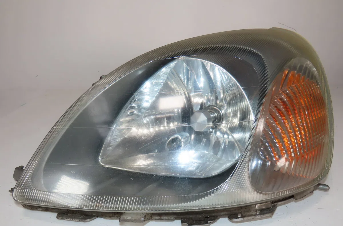 Phare gauche Toyota YARIS (_P1_) 1.0 (scp10_) (1999-2005) occasion