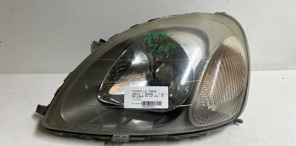 Phare gauche Toyota YARIS (_P1_) 1.0 (scp10_) (1999-2005) occasion