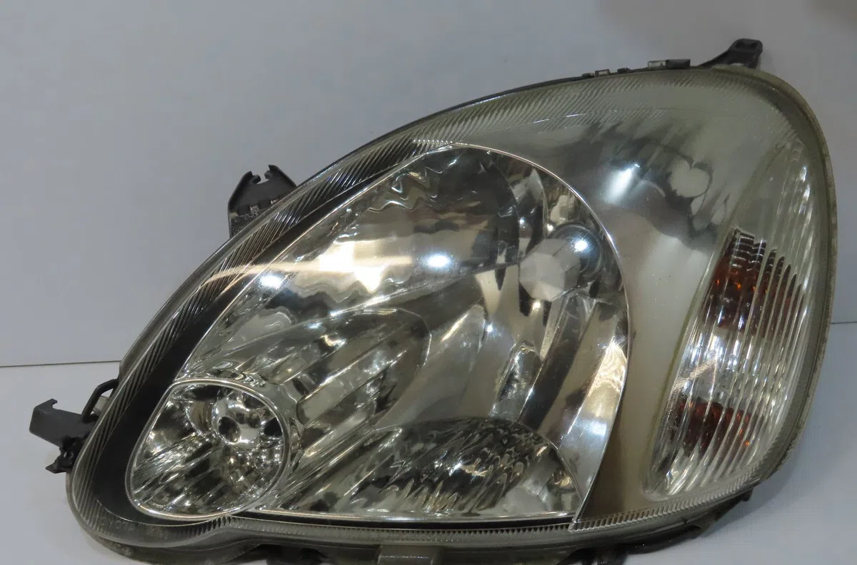 Phare gauche Toyota YARIS (_P1_) 1.0 (scp10_) (1999-2005) occasion
