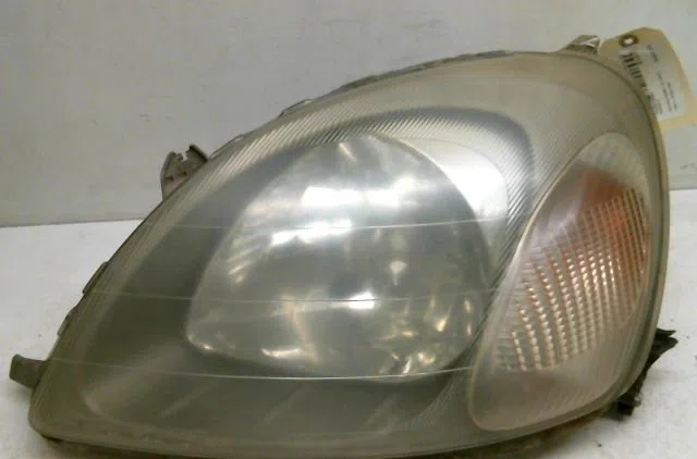 Phare gauche Toyota YARIS (_P1_) 1.3 (ncp10_, scp12_) (1999-2005) occasion