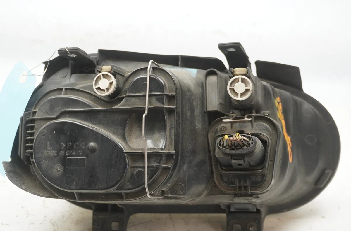 Phare gauche Volkswagen GOLF IV (1J1) 1.6 (1997-2004) occasion