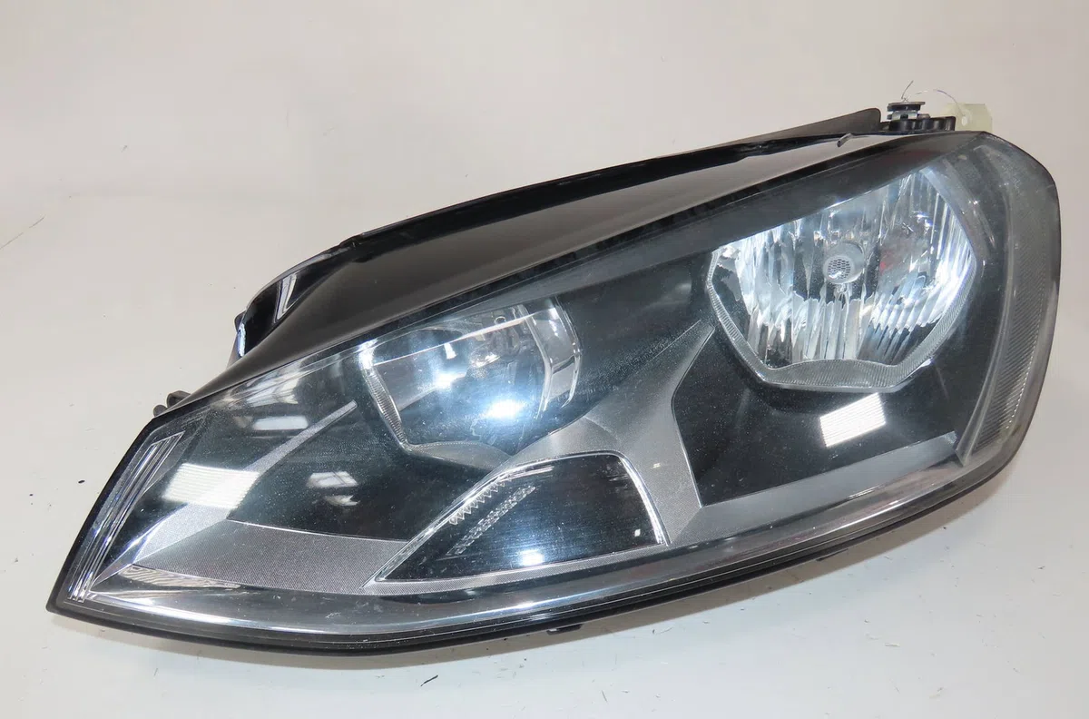 Phare gauche Volkswagen GOLF VII (5G1, BQ1, BE1, BE2) 1.2 tsi (2012-2017) occasion