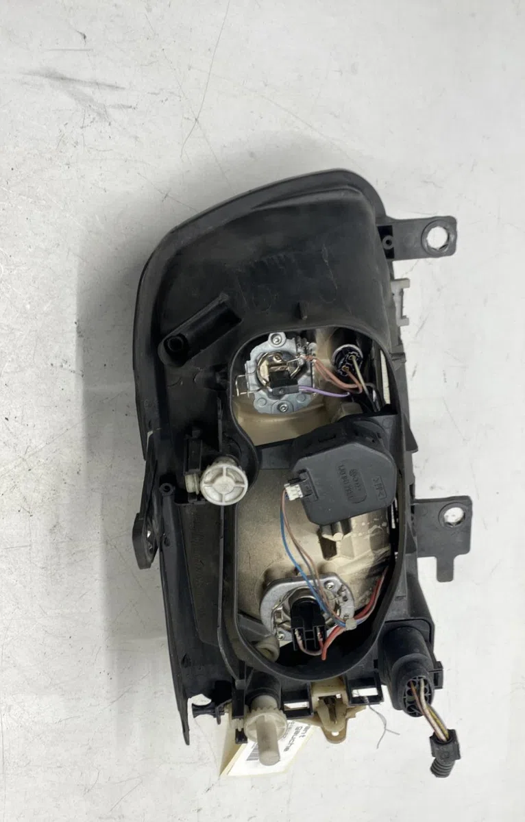 Phare gauche Volkswagen POLO (6N2) 1.4 tdi (1999-2001) 5 portes occasion