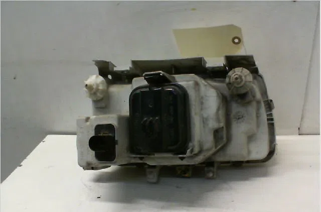 Phare gauche VOLKSWAGEN POLO III  1.4 occasion