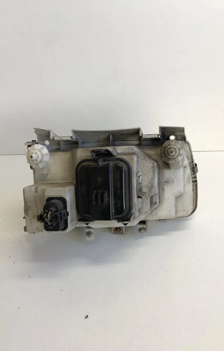 Phare gauche Volkswagen POLO III (6N1) 60 1.4 (1995-1999) occasion