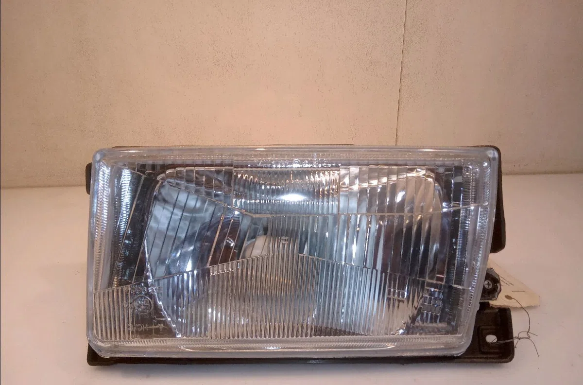 Phare gauche Volkswagen POLO III (6N1) 64 1.9 d (1994-1999) occasion