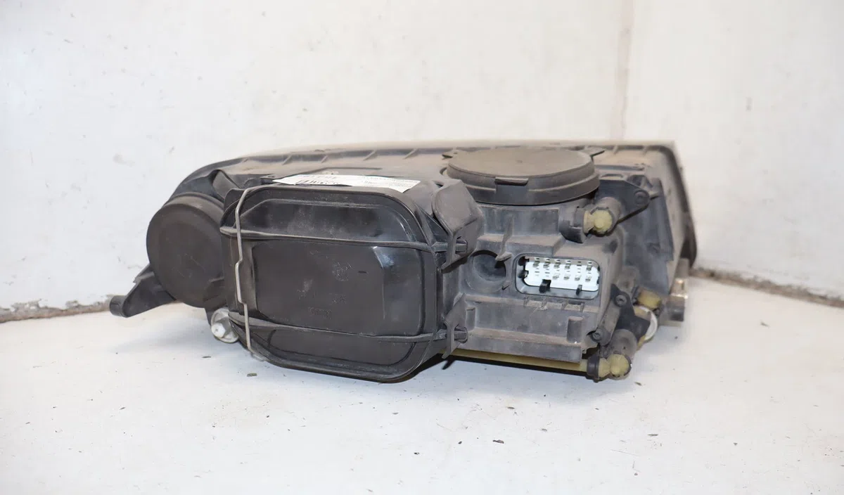 Phare gauche Volkswagen TOUAREG (7LA, 7L6, 7L7) 2.5 r5 tdi (2003-2010) occasion