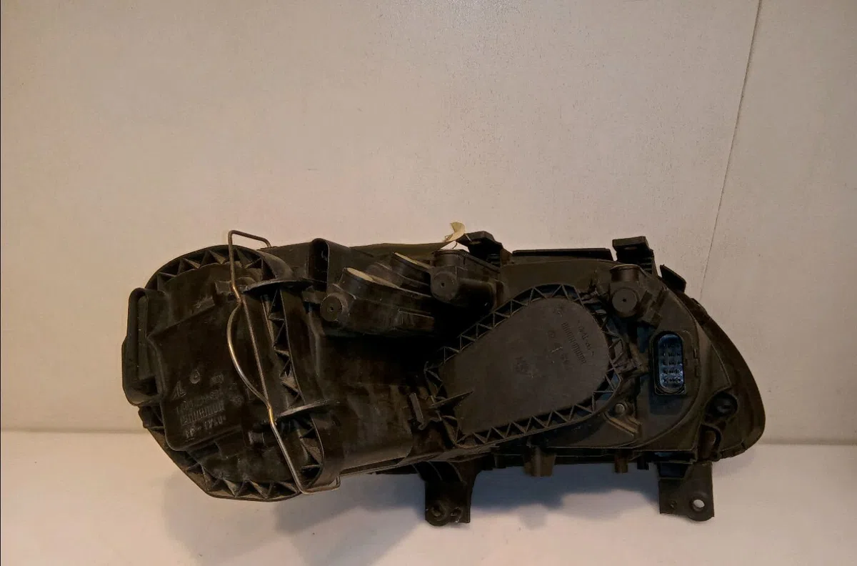Phare gauche Volkswagen TOURAN (1T1, 1T2) 1.9 tdi (2003-2004) 5 portes occasion