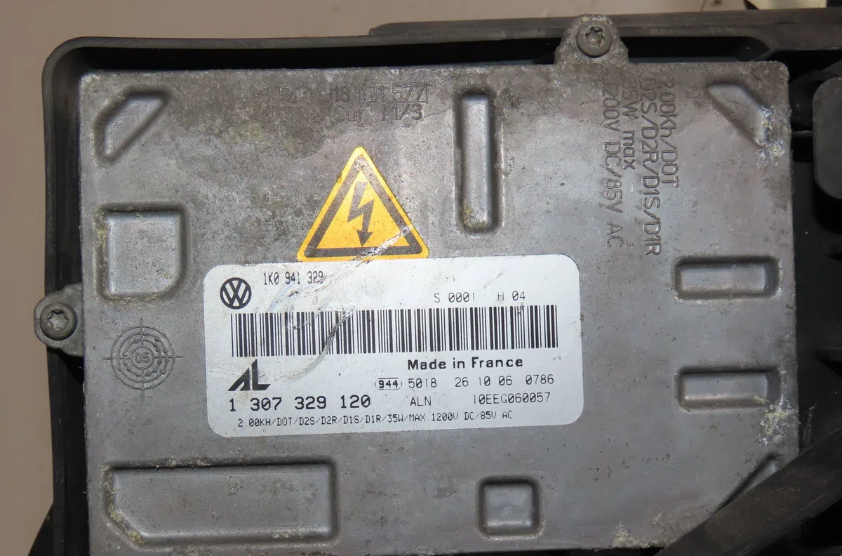 Phare gauche Volkswagen TOURAN (1T1, 1T2) 2.0 tdi 16v (2003-2010) 5 portes occasion
