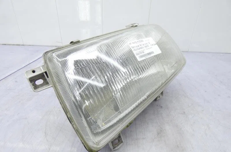 Phare gauche VOLKSWAGEN VENTO occasion