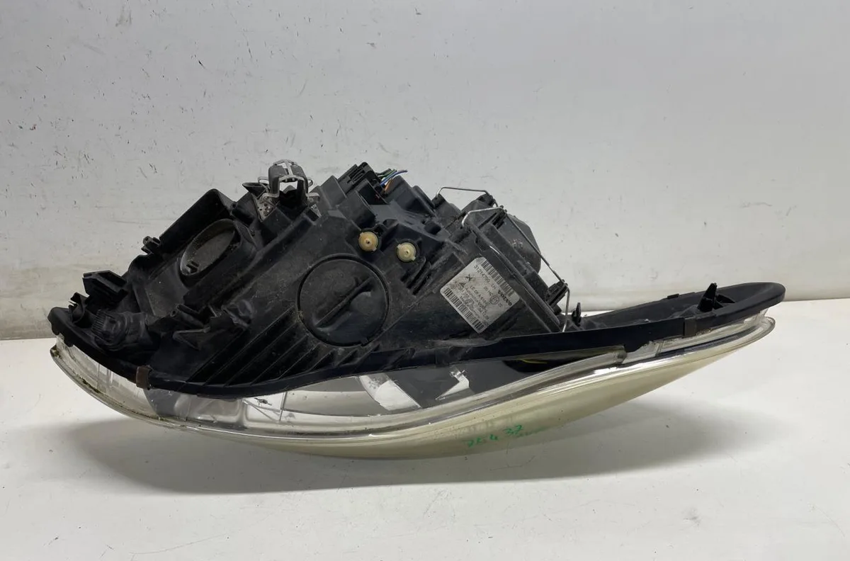 Phare gauche Volvo C30 (533) 1.6 d (2006-2012) occasion