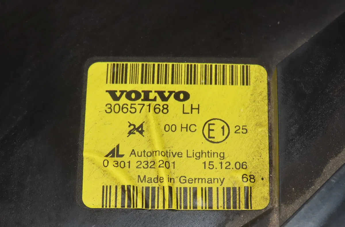 Phare gauche Volvo C30 (533) 2.0 d (2006-2012) occasion