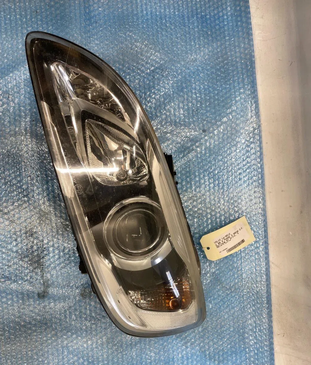 Phare gauche VOLVO V 60 2 PHASE 2 BREAK occasion