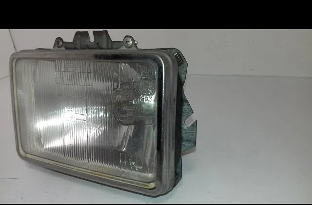 Phare longue portee avant droit Chrysler LE BARON Décapotable 2.5 i turbo (1989-1993) occasion