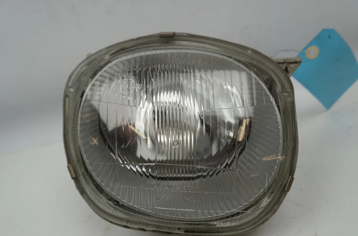Phare longue portee avant droit Toyota CELICA Coupé (_T20_) 1.8 i 16v (at200-st) (1993-1999) occasion