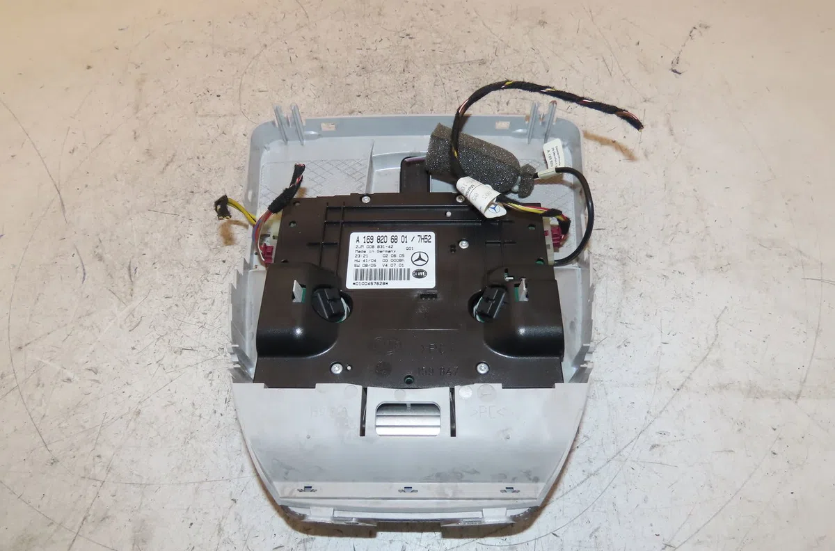 Plafonnier Mercedes-benz CLASSE A (W169) A 200 cdi (169.008, 169.308) (2004-2012) 5 portes occasion