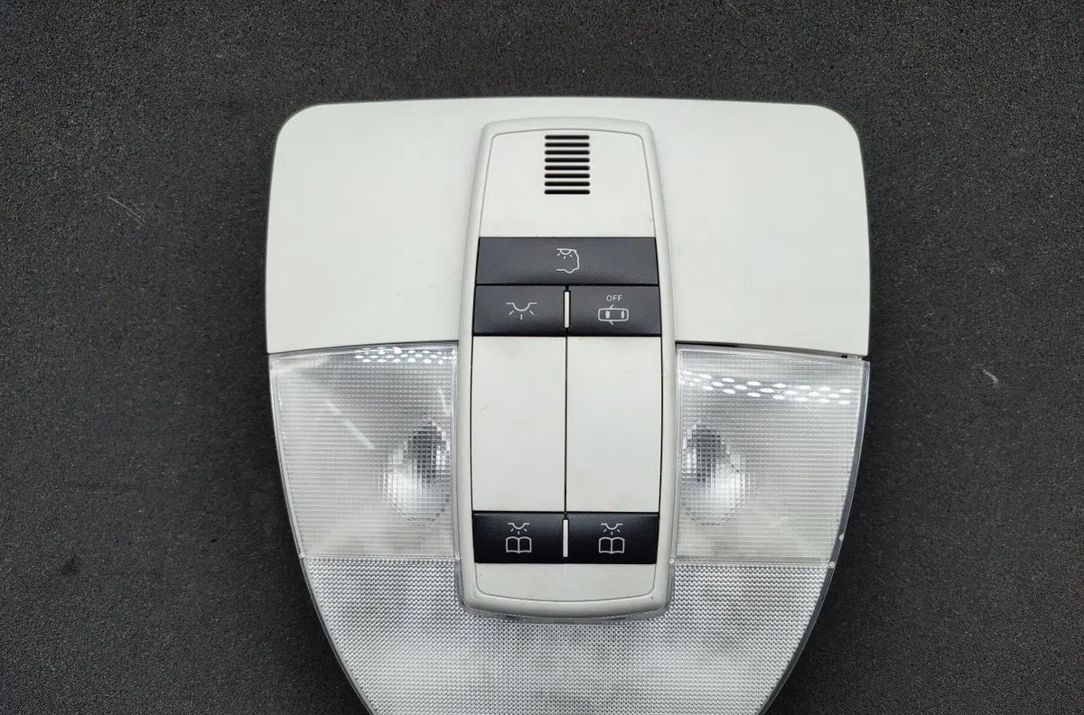 Plafonnier MERCEDES CLASSE A 169 PHASE 2 occasion
