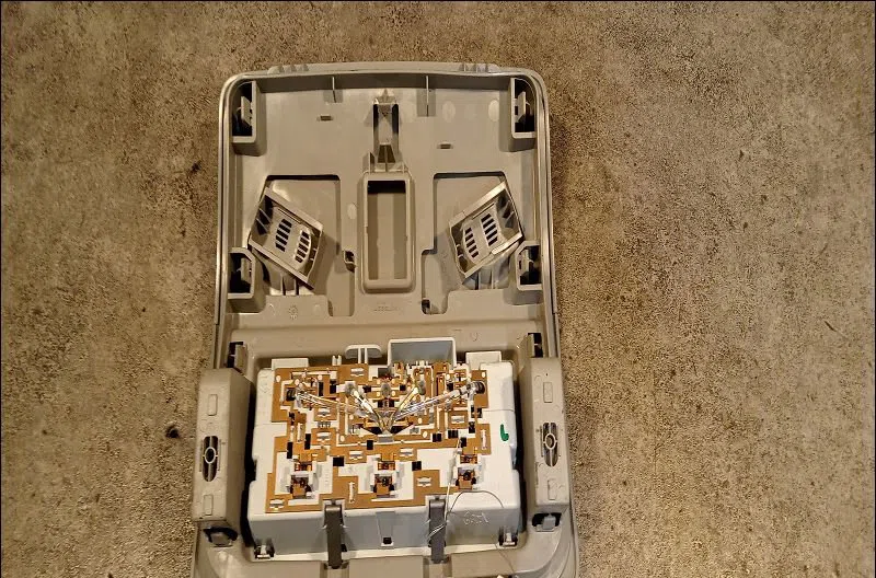 Plafonnier Opel MERIVA B Monospace (S10) 1.7 cdti (75) (2010-2017) occasion