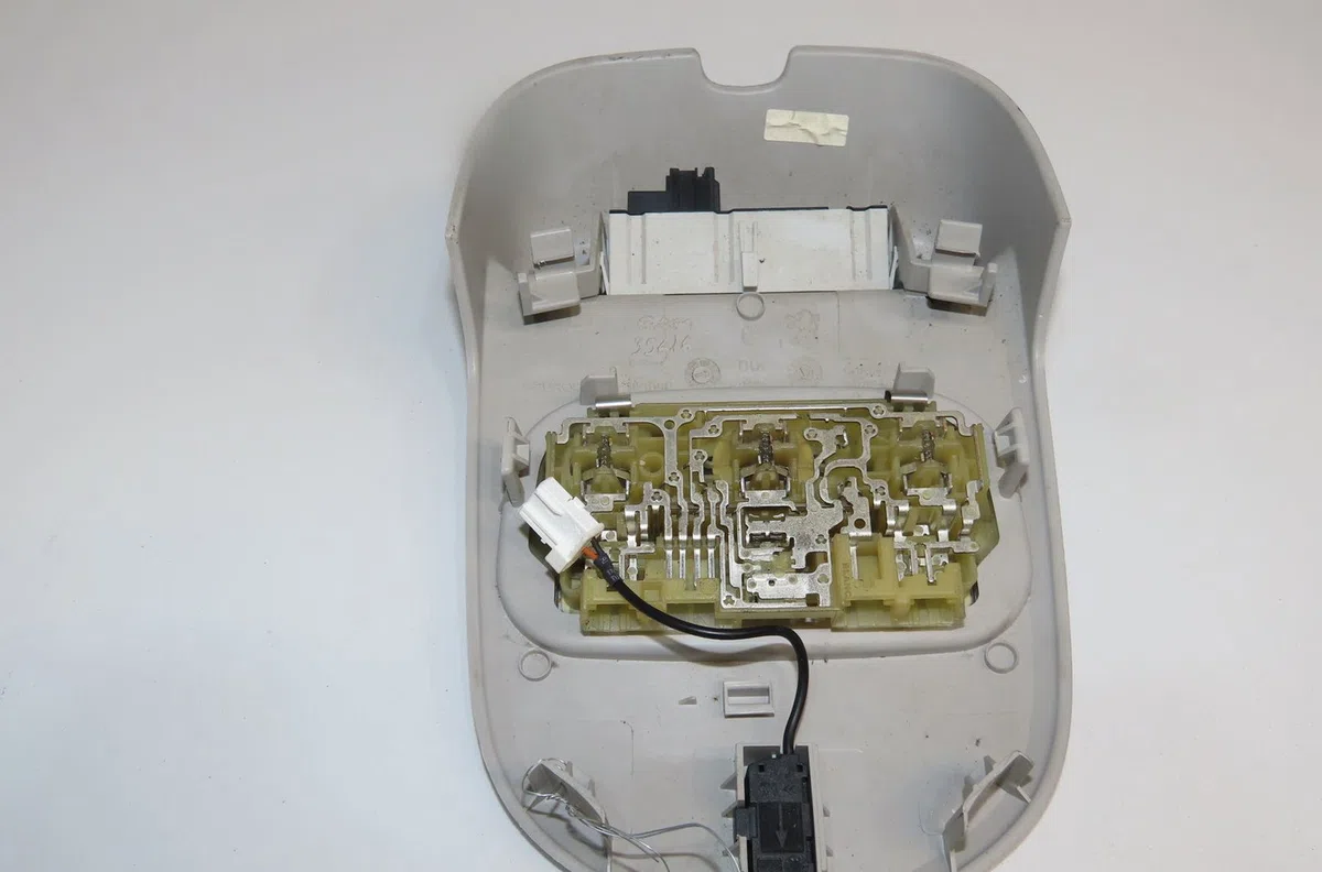 Plafonnier Peugeot 3008 Monospace (0U_) 1.6 hdi (2009-2016) 5 portes occasion