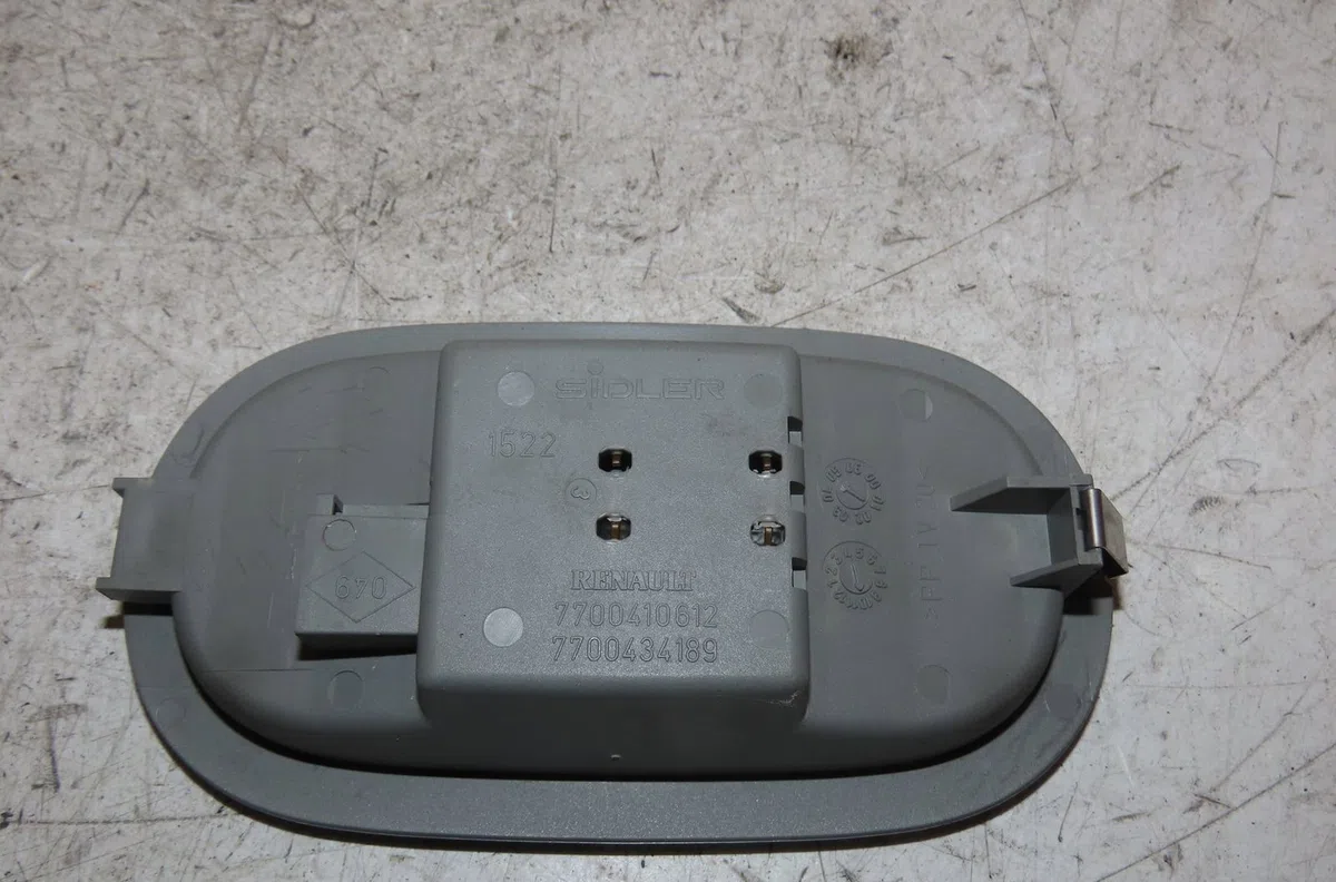 Plafonnier Renault CLIO II (BB_, CB_) 1.2 16v (bb05, bb0w, bb11, bb27, bb2t, bb2u, bb2v, cb05,... (2001-2016) 3 portes o