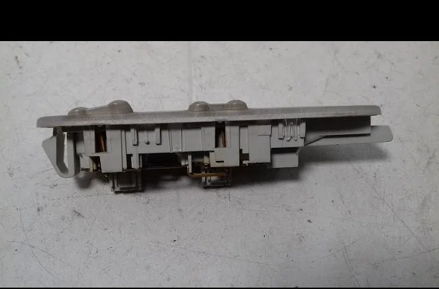 Plafonnier Renault CLIO III (BR0-1, CR0-1) 1.2 16v (br02, br0j, br11, cr02, cr0j, cr11) (2005-2014) 5 portes occasion
