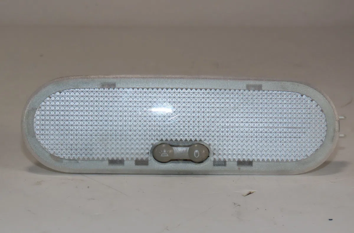 Plafonnier Renault CLIO III (BR0-1, CR0-1) 1.2 16v (br0p, cr0p) (2007-2014) occasion