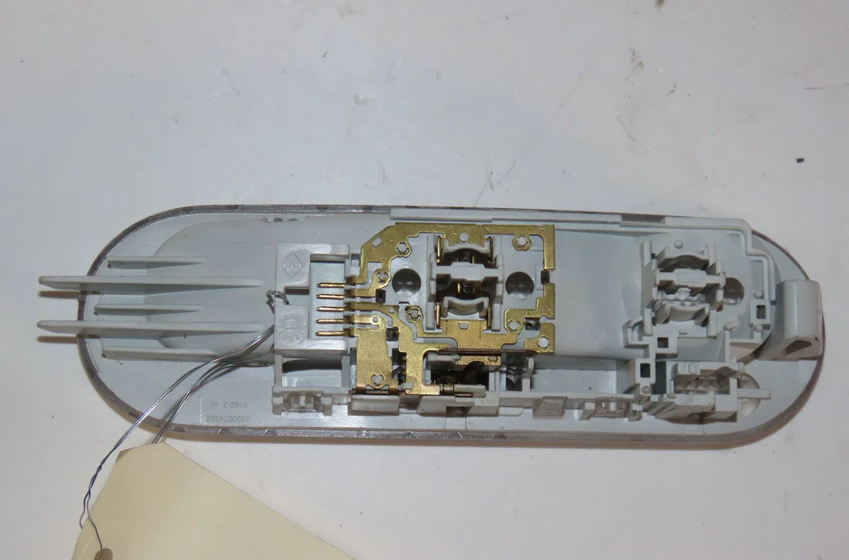 Plafonnier Renault CLIO III (BR0-1, CR0-1) 1.2 16v (br0p, cr0p) (2007-2014) occasion