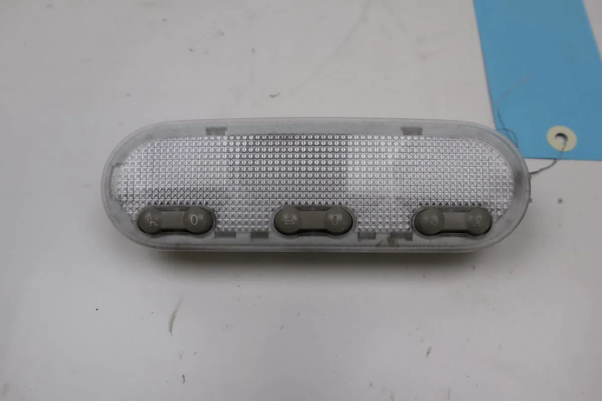 Plafonnier Renault CLIO III Grandtour (KR0-1_) 1.5 dci (kr0f) (2007-2012) 5 portes occasion