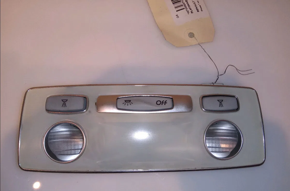 Plafonnier Renault LAGUNA III (BT0-1) 2.0 dci (bt01, bt08, bt09, bt0e, bt0k, bt12, bt1c, bt1d,... (2007-2015) 5 portes o