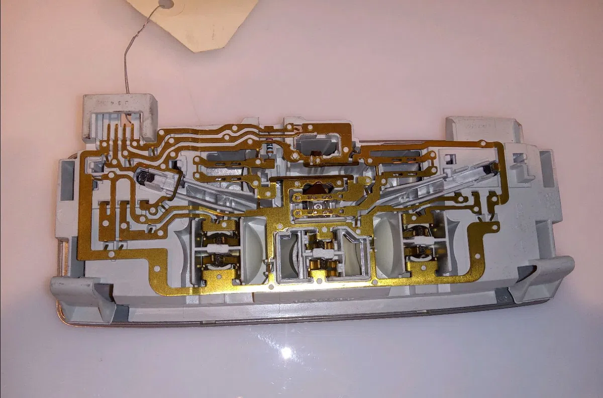 Plafonnier Renault LAGUNA III (BT0-1) 2.0 dci (bt01, bt08, bt09, bt0e, bt0k, bt12, bt1c, bt1d,... (2007-2015) 5 portes o