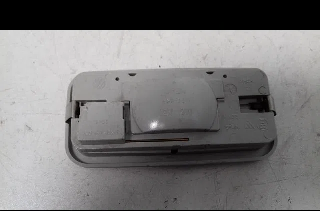 Plafonnier Volkswagen POLO (6N2) 1.4 (1999-2001) 5 portes occasion