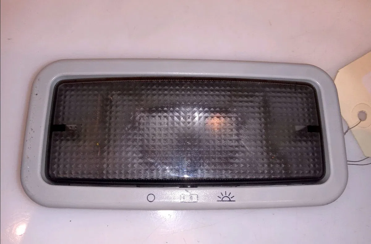 Plafonnier Volkswagen POLO III (6N1) 55 1.3 (1994-1997) occasion