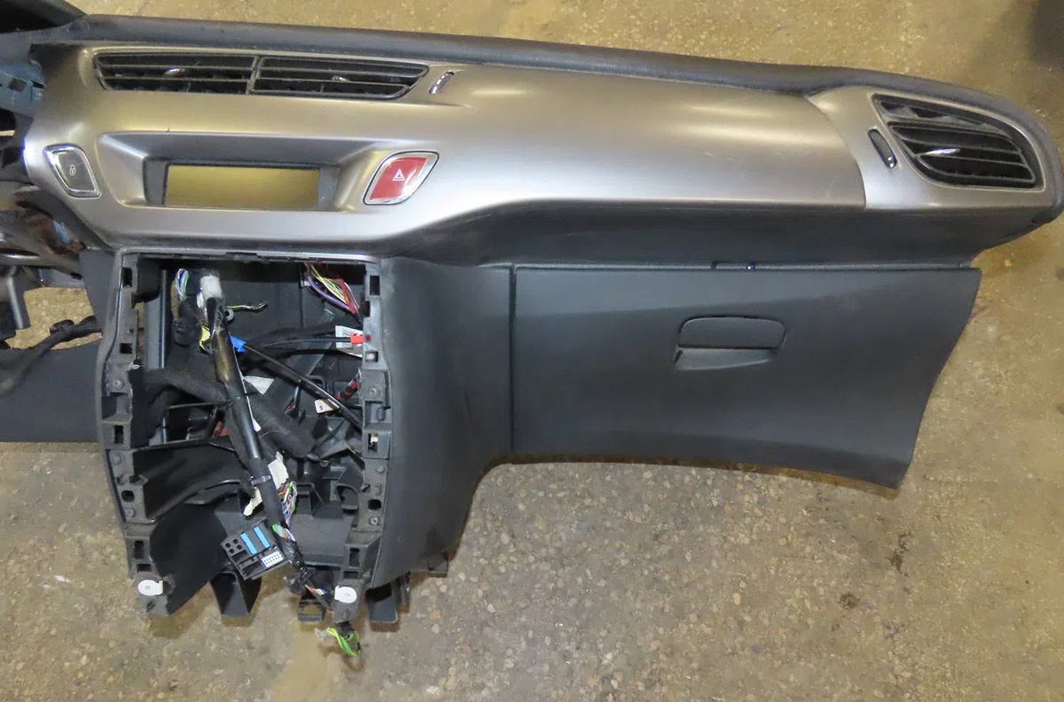 Planche de bord Citroen C3 II (SC_) 1.6 bluehdi 75 (2015) occasion