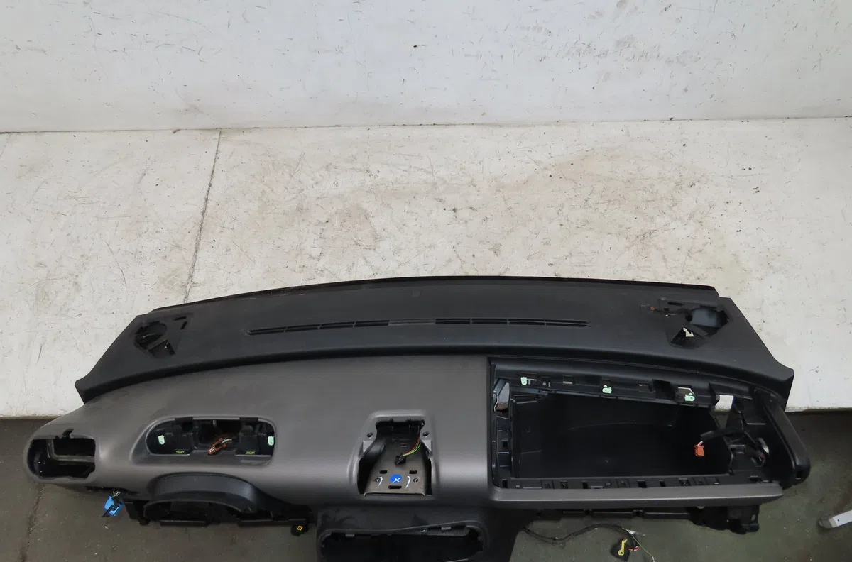 Planche de bord Citroën C4 CACTUS 1.2 thp 110 (2014) occasion