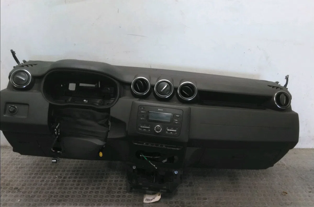 Planche de bord Dacia DUSTER (HM_) 1.5 dci 115 (hmad) (2017) occasion