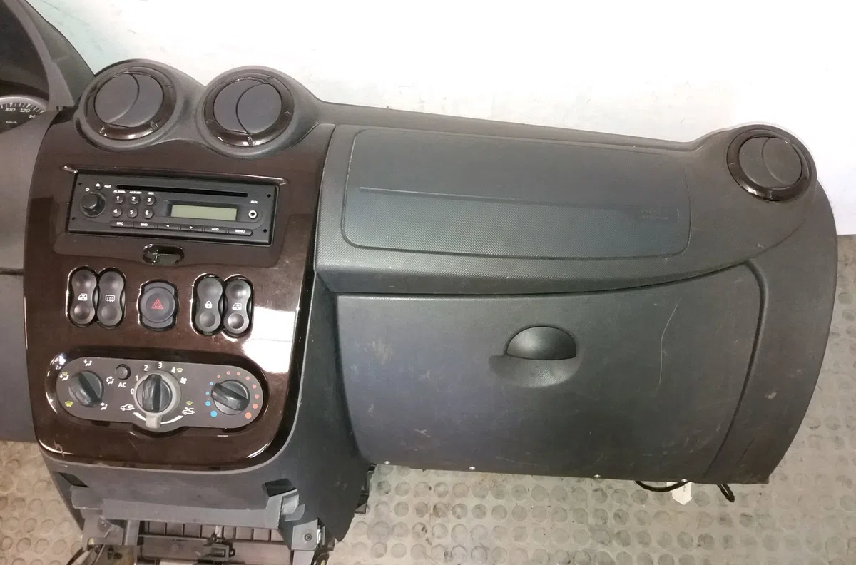 Planche de bord Dacia DUSTER (HS_) 1.5 dci 4x4 (hsmc, hsmd) (2010-2018) 5 portes occasion
