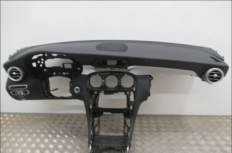 Planche de bord Mercedes-benz CLASSE C T-Model (S205) C 220 d (205.214) (2018) occasion