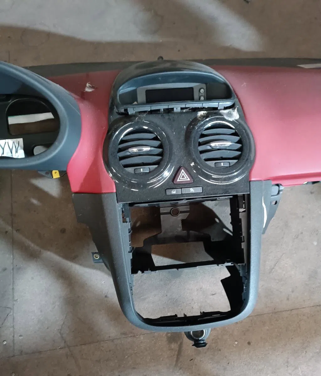 Planche de bord Opel CORSA D (S07) 1.3 cdti (l08, l68) (2006-2014) 5 portes occasion