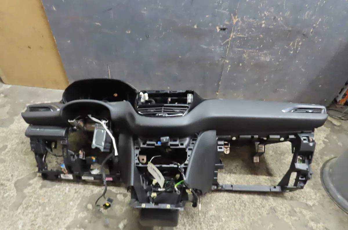 Planche de bord PEUGEOT 208 2012 occasion