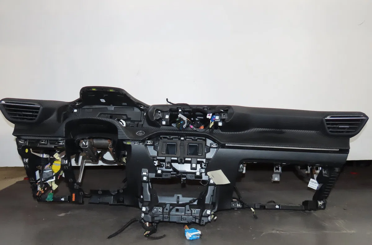 Planche de bord Peugeot 208 II (UB_, UP_, UW_, UJ_) 1.5 bluehdi 100 (2019) occasion