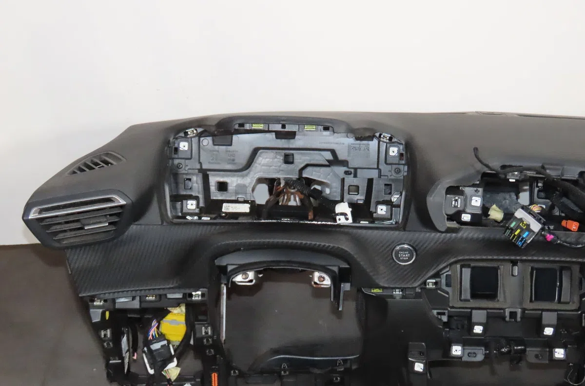 Planche de bord Peugeot 208 II (UB_, UP_, UW_, UJ_) 1.5 bluehdi 100 (2019) occasion