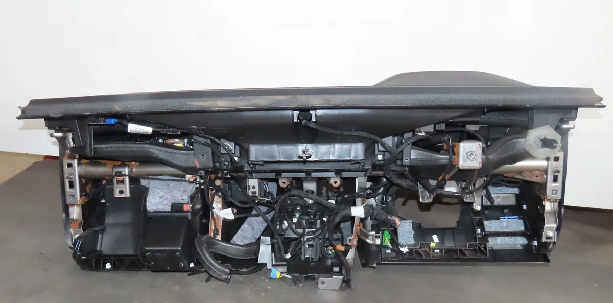 Planche de bord Peugeot 3008 SUV (MC_, MR_, MJ_, M4_) 1.2 thp- puretech 130 (mrhnsm, mrhnsu, mrhnsj, mrhnyw,... (2016) o