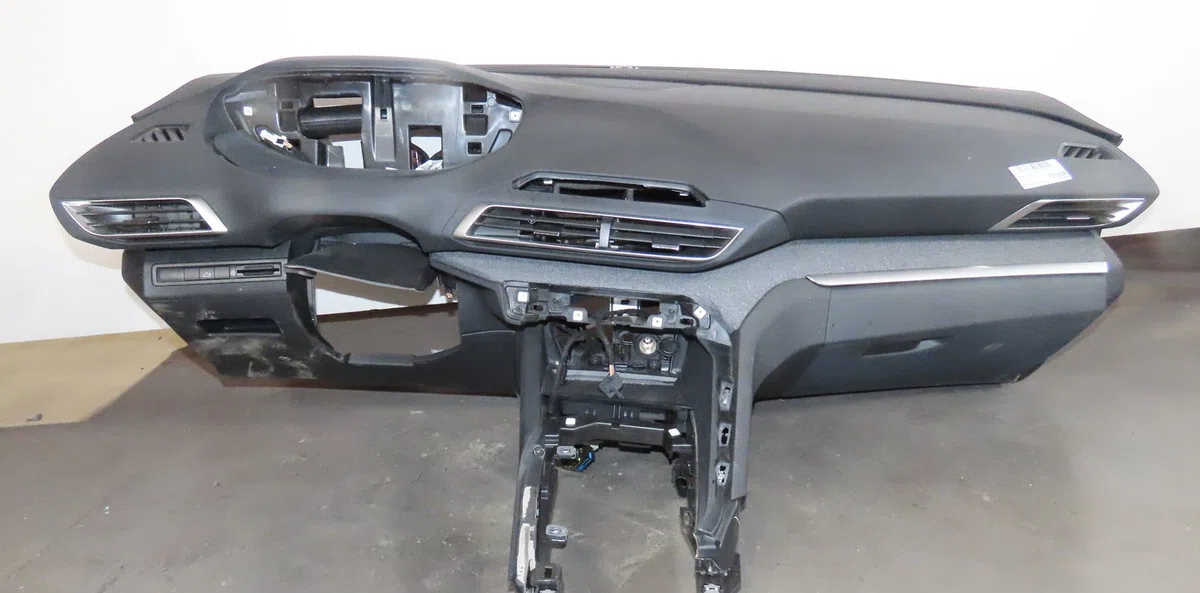 Planche de bord Peugeot 3008 SUV (MC_, MR_, MJ_, M4_) 1.2 thp- puretech 130 (mrhnsm, mrhnsu, mrhnsj, mrhnyw,... (2016) o