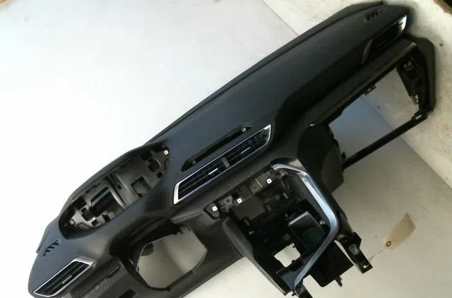 Planche de bord PEUGEOT 5008 occasion